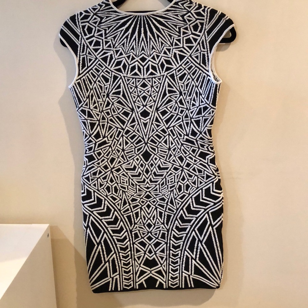 RVN black and white dress - Picture 3 of 6